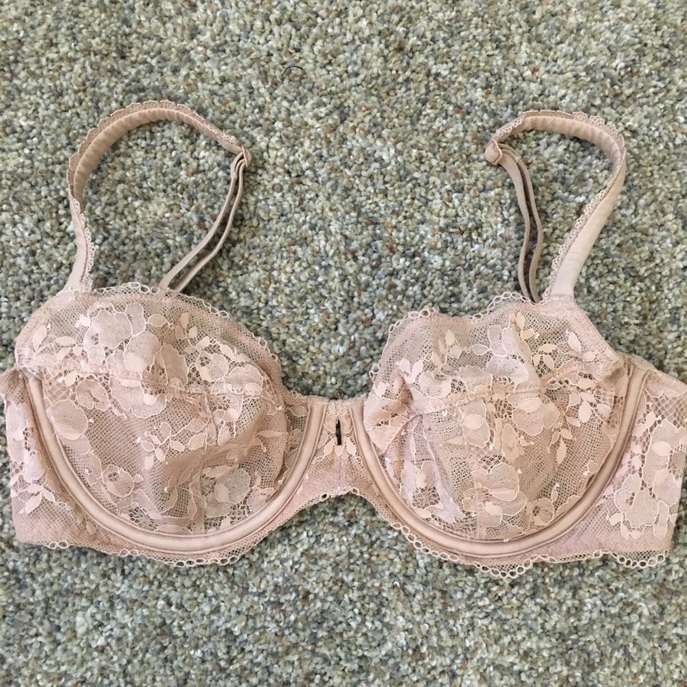 Victoria’s Secret Body By Victoria Demi Bra 32D